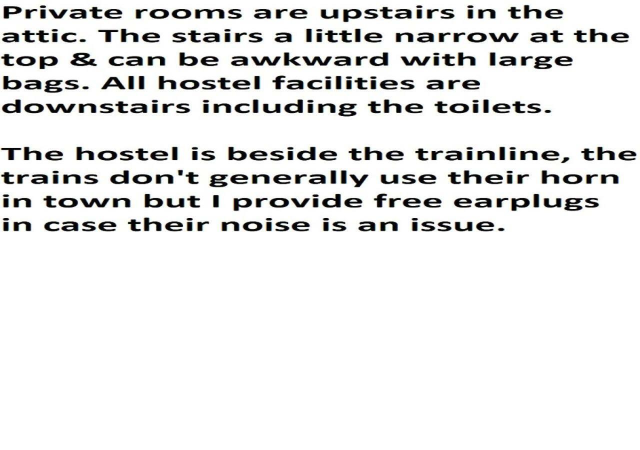 Kicking Horse Backpacker Hostel Golden Exteriör bild